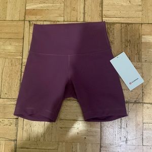 Selling lululemon shorts new never wore any question feel free to ask 😊
